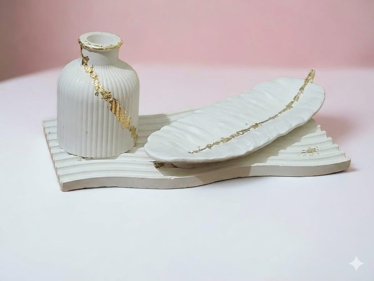 Wing Storage Tray & Mini Decorative Vase